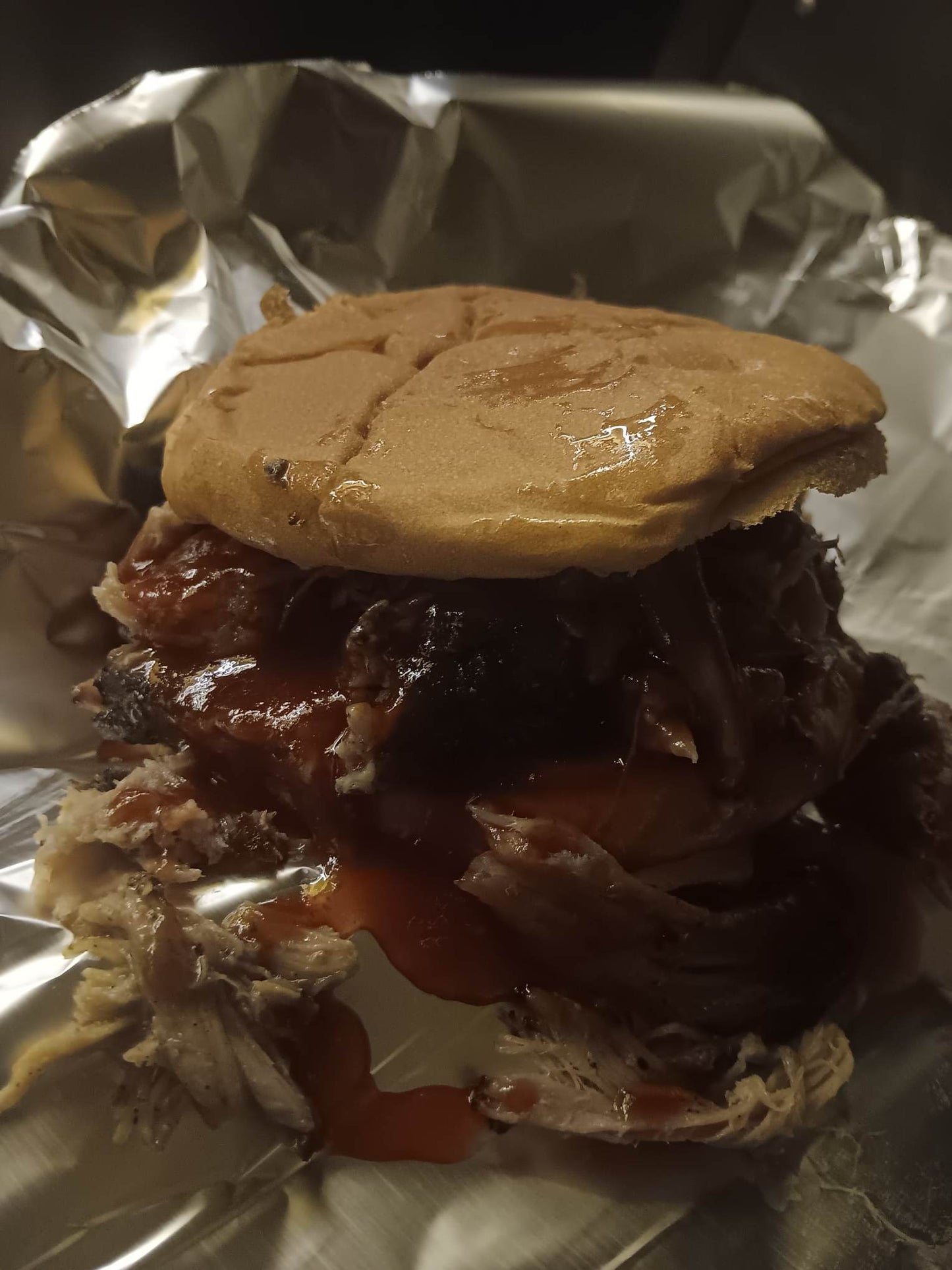 PULLED PORK SANDWICH W/ CHIPS