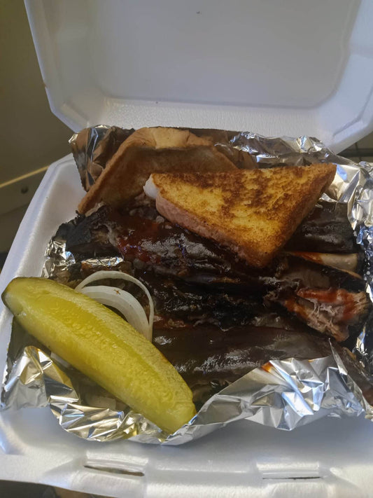 FOUR RIBS W/ TOAST